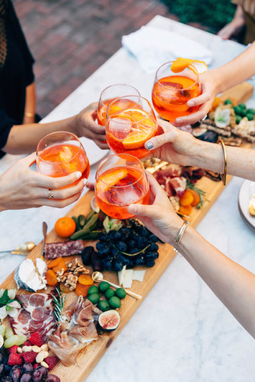 Drinks with the Squad: 5 Cocktail Recipes for the Summer